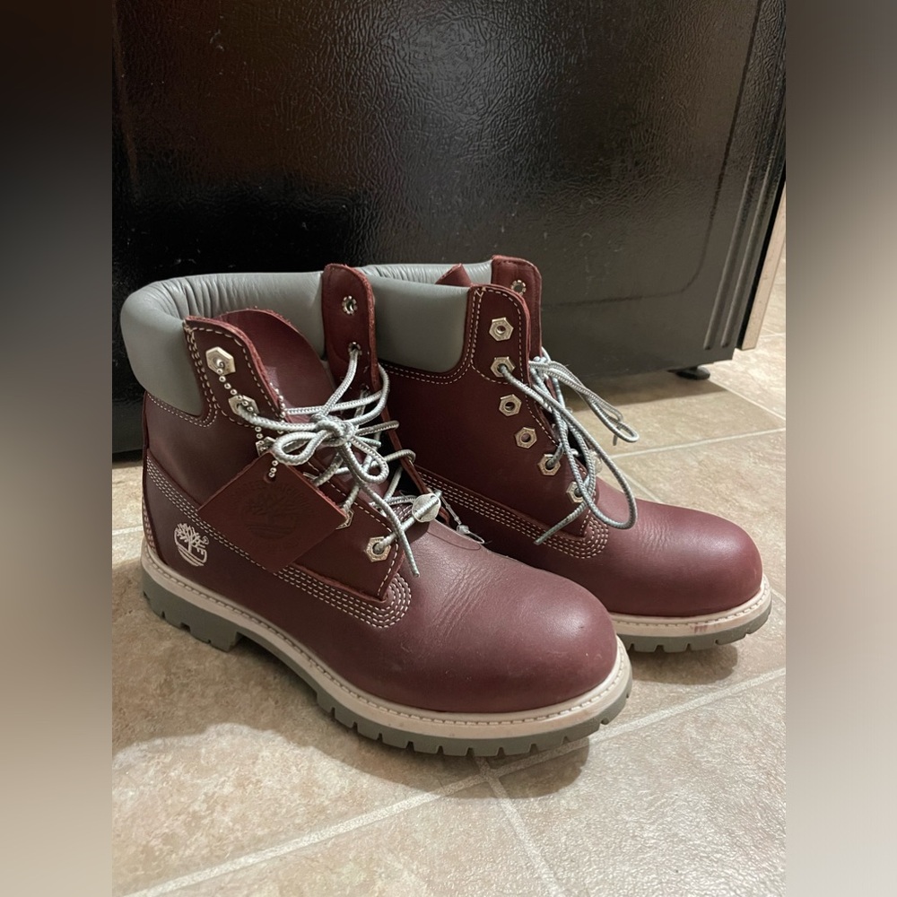Timberland Burgundy Gray White Womens Size 7 Leather Combat Boots